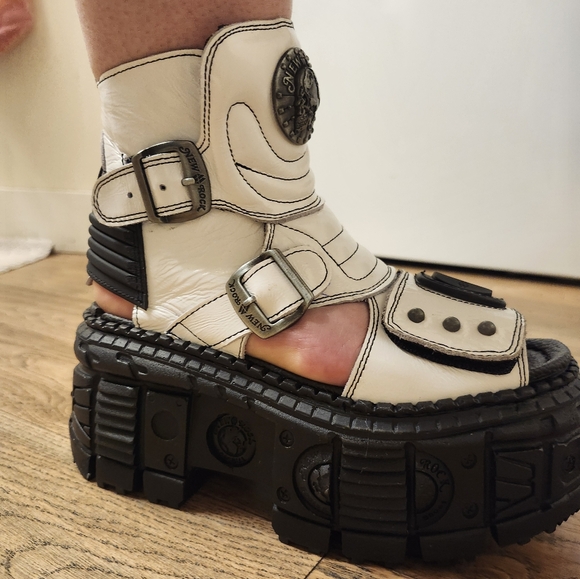 New Rock Tower Ankle Boots - Picture 11 of 11